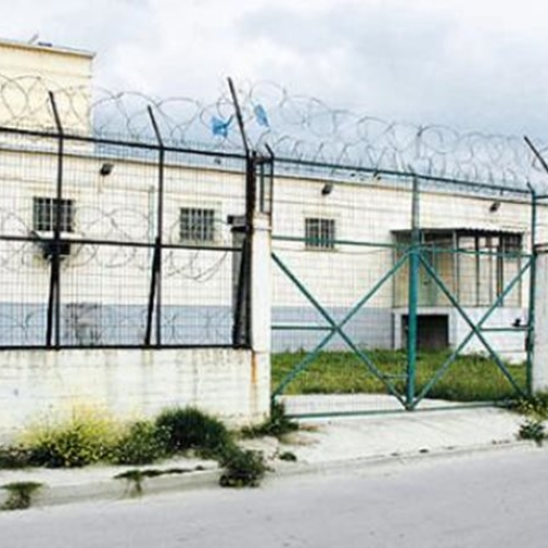 Χαλκιδική: “Ντου” της ΕΛ.ΑΣ στις αγροτικές φυλακές Κασσάνδρας – Κατασχέθηκαν κινητά από κρατούμενους