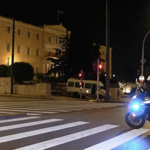 Τροχαίο έξω απο την βουλή: Είχε παραβιάσει το κόκκινο ο αστυνόμος