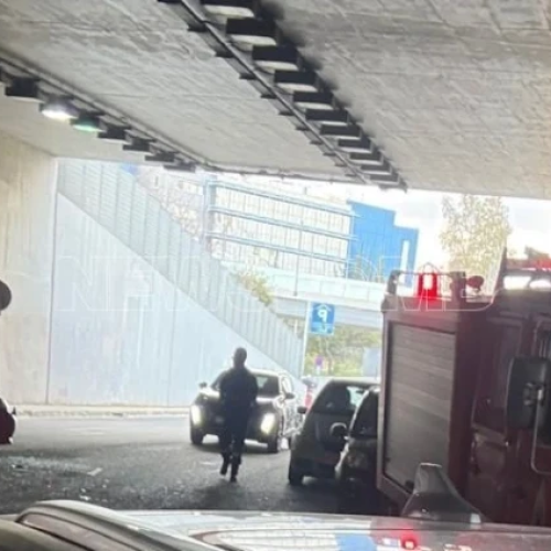Σοβαρό τροχαίο στο Χαλάνδρι: Πυροσβεστικό όχημα «καρφώθηκε» σε ΙΧ – Σφοδρή σύγκρουση στη Ριζαρίου