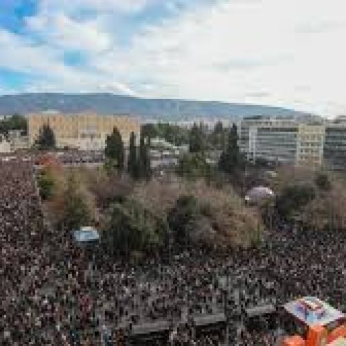 Τέμπη: Έκτακτες κυκλοφοριακές ρυθμίσεις στο κέντρο της Αθήνας λόγω των συγκεντρώσεων