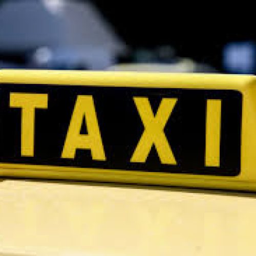 Χαμός στο “Ελευθέριος Βενιζέλος”: Οδηγός ταξί απείλησε συνάδελφο με μαχαίρι για μια κούρσα