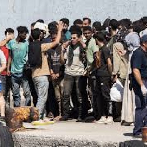 Κρήτη υπό πίεση – Σχεδόν 1.000 μετανάστες σε λίγες ώρες