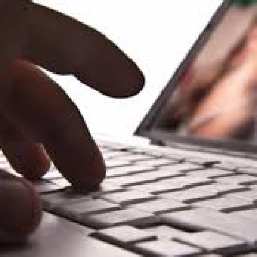Λάρισα: Αφέθηκε Ελεύθερος ο 13χρονος για Πορνογραφία Ανηλίκων με Τεχνητή Νοημοσύνη