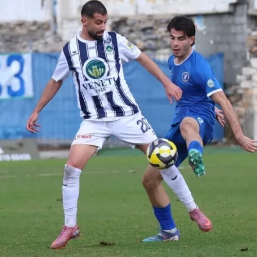 Super league 2: Ισόπαλο το ντέρμπι κορυφής ανάμεσα σε Νίκη Βόλου και Ηρακλή