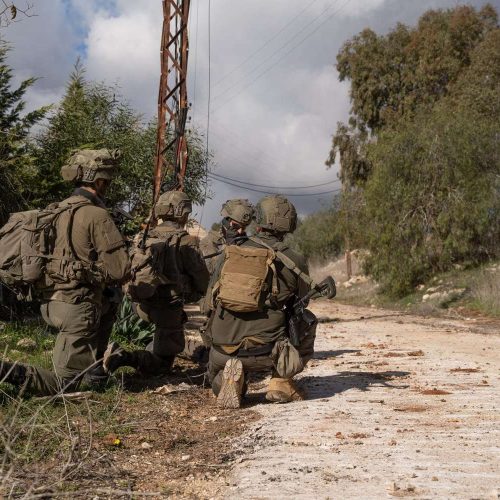 Λίβανος: Στρατός εισβάλλει σε παλαιστινιακό καταυλισμό – Συλλήψεις για ναρκωτικά!