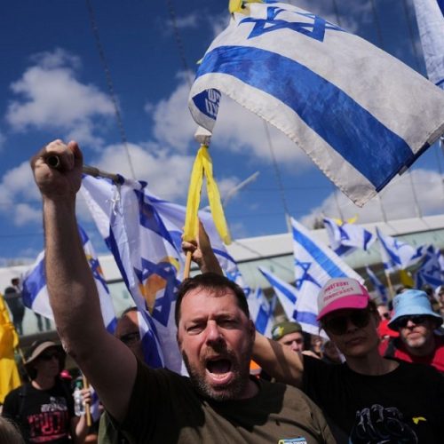 Ισραήλ – Μαζική διαδήλωση εναντίον του Νετανιάχου στην Ιερουσαλήμ