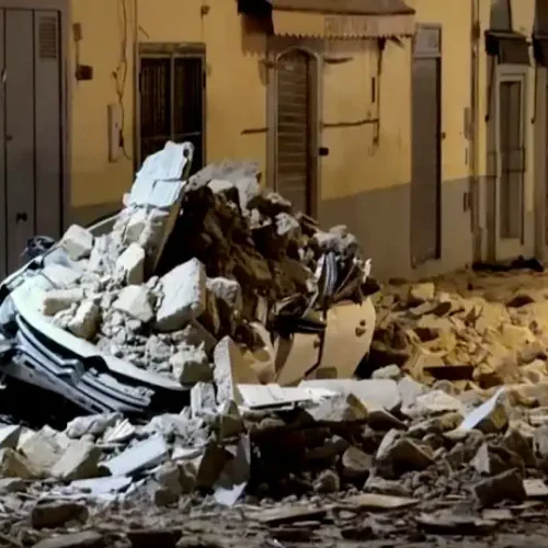 Ιταλία: 21 τραυματίες από τον σεισμό των 4,7 Ρίχτερ στη Νάπολη – Δύο σε σοβαρή κατάσταση