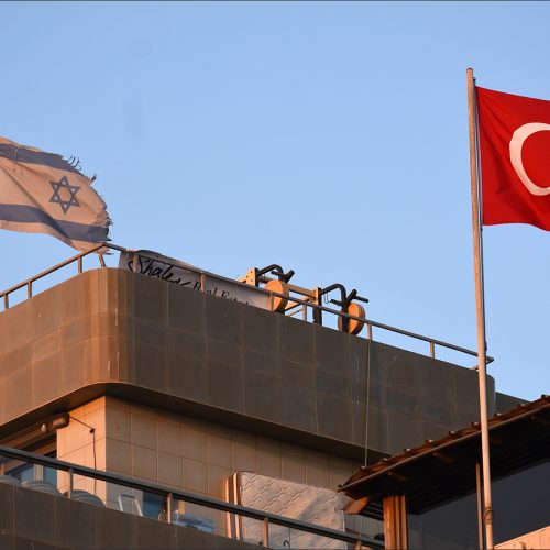 Ανθρωποκυνηγητό στην Τουρκία: 200 συλλήψεις σε 34 πόλεις μετά την αιματηρή επίθεση στο ισραηλινό προξενείο