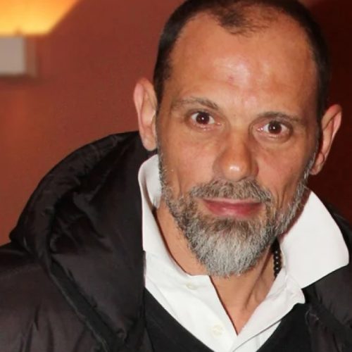 Τζώνυ Θεοδωρίδης: «Αποκάλυψε» το πραγματικό του όνομα