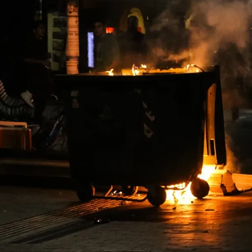 Θεσσαλονίκη: 21χρονος Πακιστανός έβαζε φωτιές σε κάδους στο κέντρο της πόλης