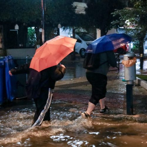 Έκτακτο δελτίο επιδείνωσης του καιρού: Έρχονται ισχυρές καταιγίδες, μπουρίνια και χαλάζι την Παρασκευή