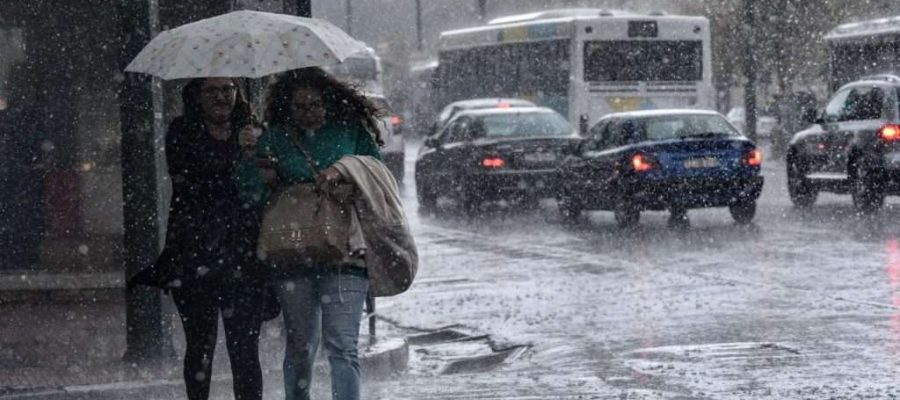 Καιρός: Έρχεται το πρώτο φθινοπωρινό κύμα – Καμπανάκι Μαρουσάκη για ισχυρές βροχές και πλημμύρες