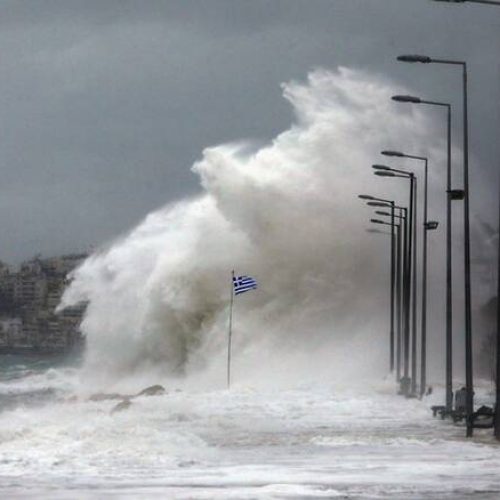 Κόκκινος συναγερμός για την κακοκαιρία ERMINIO που σαρώνει τη χώρα: 10 μποφόρ και πολλές βροχοπτώσεις