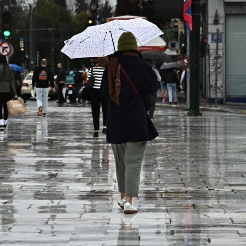 Βροχή στο κέντρο της Αθήνας.  Παρασκευή 4 Απριλίου 2025  (ΚΩΣΤΑΣ ΤΖΟΥΜΑΣ / EUROKINISSI)