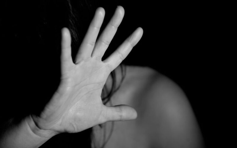 13χρονος κατηγορείται για βιασμό κατ΄εξακολούθηση συμμαθήτριάς του