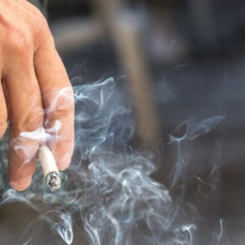 «ΑΣΥΝΕΙΔΗΤΟΣ ΟΔΗΓΟΣ» σχολικού λεωφορείου «ΚΑΠΝΙΖΕ» ενώ μετέφερε ΜΑΘΗΤΕΣ
