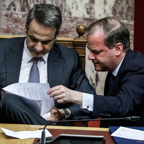 Κακούργημα για το έγκλημα των Τεμπών; Όχι, απλά «ξέχασε να εποπτεύσει» ο υπουργός!