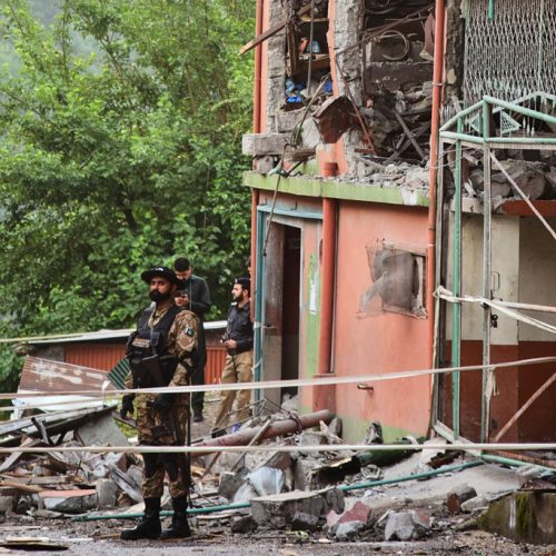 «ΚΡΑΥΓΗ ΠΟΛΕΜΟΥ» στο Κασμίρ –  Ινδία και Πακιστάν παίζουν με πυραύλους