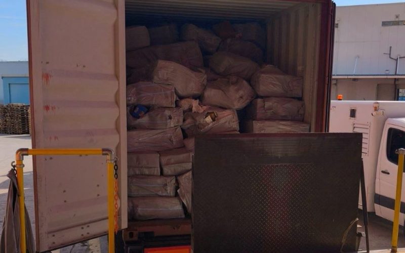 Εντοπίστηκαν 10,5 εκατ. λαθραία τσιγάρα κρυμμένα σε φορτίο με μονωτικά υλικά στο λιμάνι του Πειραιά