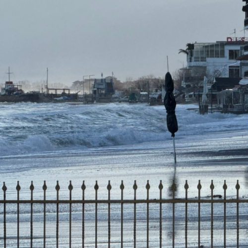 Αίτημα για κατάσταση έκτακτης ανάγκης στην Κατερίνη μετά τη θαλάσσια υπερχείλιση