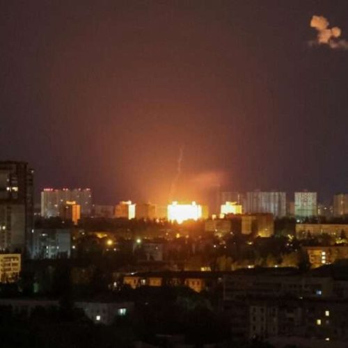 Ρωσική πυραυλική επίθεση στο Κίεβο: Τουλάχιστον έξι τραυματίες από τις εκρήξεις