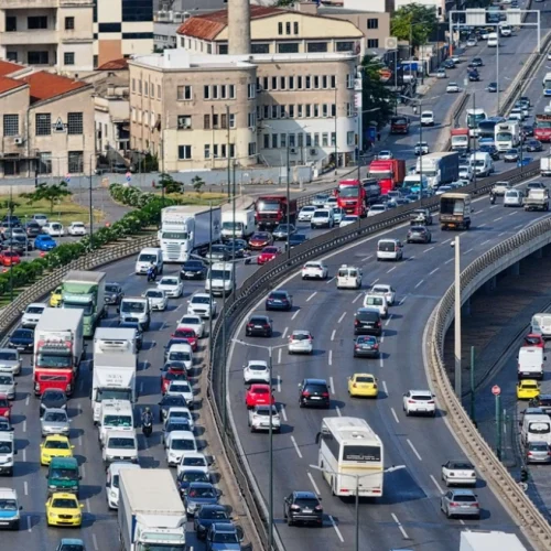 Kίνηση στους δρόμους: Xάος σε Kηφισό και Aττική Oδό – Oυρές χιλιομέτρων και νεύρα οδηγών στην Aττική