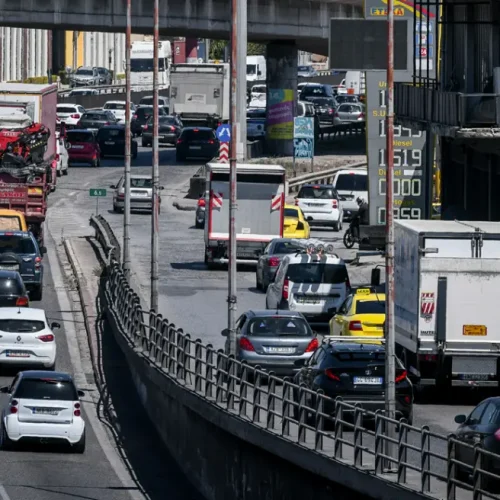 Live η κίνηση στους δρόμους: δύο τροχαία στον κηφισό και μεγάλες καθυστερήσεις