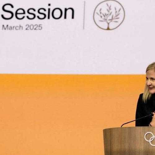 Κίρστι Κόβεντρι: «Είμαι ιδιαίτερα περήφανη που είμαι η πρώτη γυναίκα πρόεδρος της ΔΟΕ» (Βίντεο)
