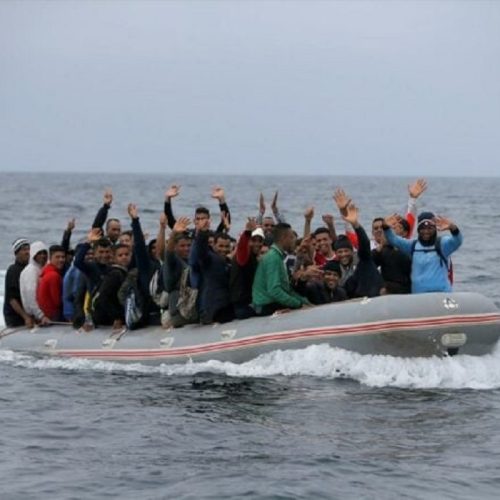 Απανωτά καραβάνια παράνομων μεταναστών προκαλούν συναγερμό σε Αιγαίο και Κρήτη