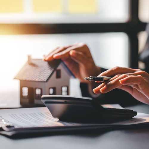 Δωρεές – κληρονομιές: Νέος οδηγός της ΑΑΔΕ για τις αλλαγές – Τι πρέπει να προσέξει ο πολίτης