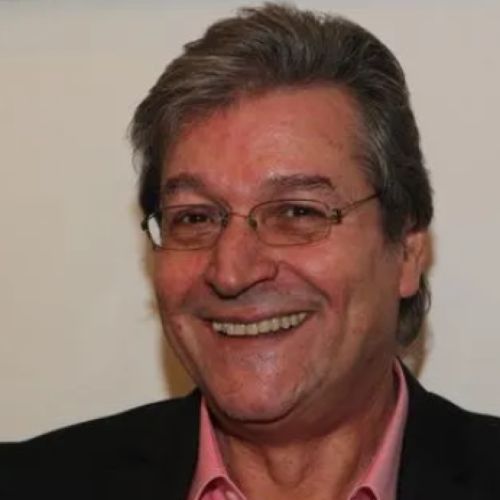 Νύχτα τρόμου στο Γαλάτσι: Στις φλόγες ΙΧ και μηχανές
