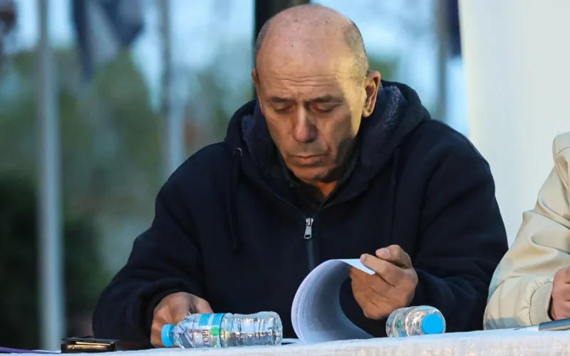 Ηχηρή αποχώρηση Κοκοτσάκη με αιχμές από το κόμμα Καρυστιανού