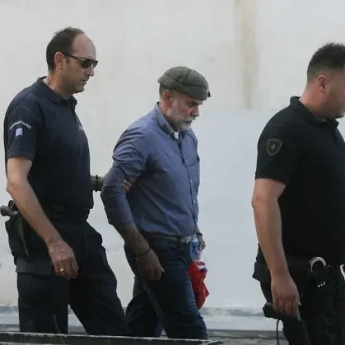 “ΔΙΚΗ ΚΟΡΚΟΝΕΑ”: Ενταση και νέα ΔΙΑΚΟΠΗ