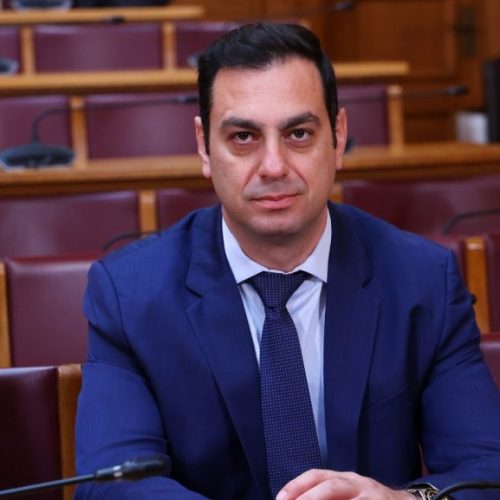 «Αν δεν έχεις 10 ευρώ για βενζίνη, παίρνεις τα μέσα μαζικής μεταφοράς»