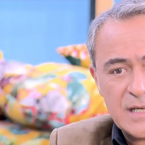 Θανάσης Κουρλαμπάς: «Ζορίστηκα πολύ ως παιδί»