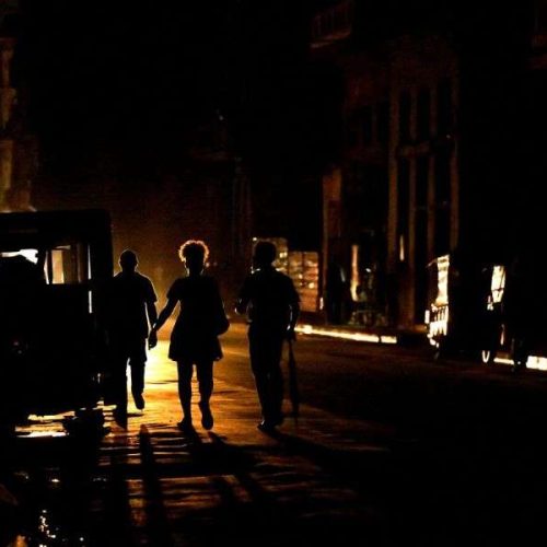Κούβα: Εκτεταμένη διακοπή ρεύματος βυθίζει τη χώρα στο σκοτάδι – Τι συμβαίνει;