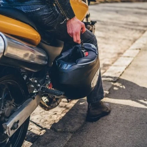Εκατοντάδες παραβάσεις για «μη χρήση κράνους» μέσα σε μία εβδομάδα