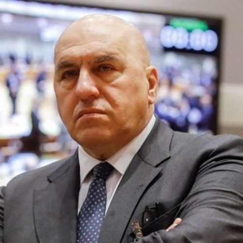 ΒΟΜΒΑ ΚΡΟΖΕΤΟ: «Παράφρονας ο Τραμπ; – Κανείς δεν του φέρνει αντίρρηση στον Λευκό Οίκο!»
