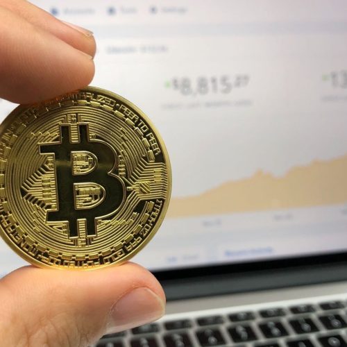 Εξαρθρώθηκε πανευρωπαϊκό κύκλωμα απάτης με «κρυπτονομίσματα» – Στα 100 εκατ. ευρώ η «λεία» τους