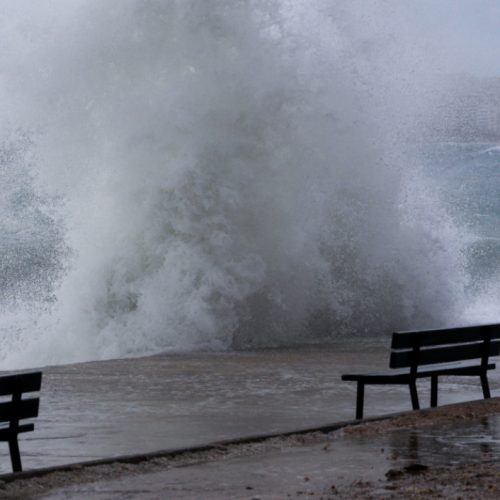 Ισχυροί άνεμοι έως 10 μποφόρ – Πρόσκαιρη βελτίωση την Πέμπτη, νέα κακοκαιρία από Παρασκευή