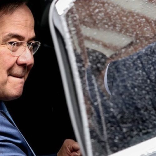 Γερμανία – Ο Άρμιν Λάσετ «πιάστηκε» από κάμερες να οδηγεί με υπερβολική ταχύτητα