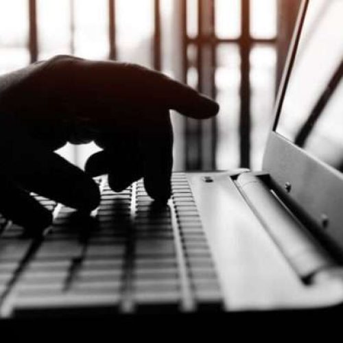 ΦΡΙΚΗ ΣΤΟ CLOUD: 46χρονος «ανέβαζε» 171 αρχεία με παιδιά – Πώς τον τσάκωσε η Europol!