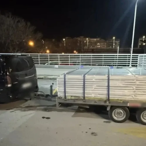 Συνελήφθη 59χρονος με πάνω από 30.000 πακέτα λαθραία τσιγάρα κρυμμένα σε κουφώματα αλουμινίου