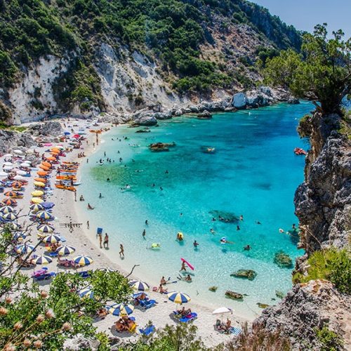 «ΣΑΛΟΣ» Δημόσια παραλία με είσοδο – Οργή πολιτών και τουριστών