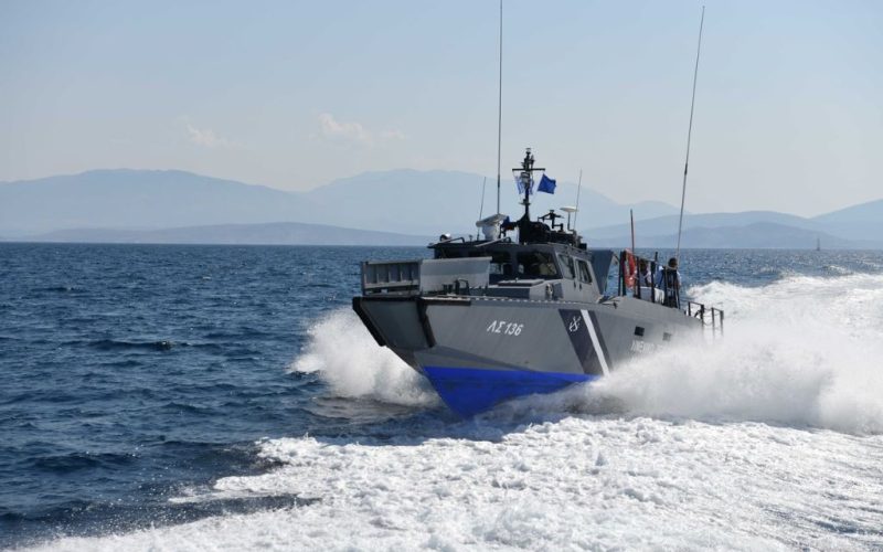 Συνελήφθη Τούρκος «αρχηγός» κυκλώματος διακίνησης παράνομων μεταναστών – Χειροπέδες και σε άλλους 5 αλλοδαπούς