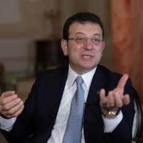 Οι εισαγγελείς ζητούν ποινή φυλάκισης έως και 2.430 ετών για τον φυλακισμένο δήμαρχο της Κωνσταντινούπολης Ιμάμογλου