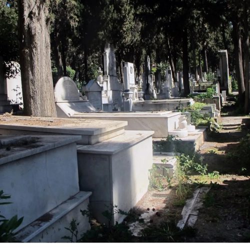 Η πανδημική υπερβολή και οι συνέπειές της: Όταν τα πρωτόκολλα ξεπερνούν τον σκοπό τους