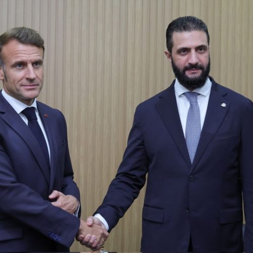 Γιατί ο Μακρόν «έδωσε συγχαρητήρια» στον Αλ Τζολάνι