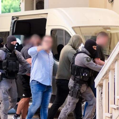 «Μαφία Κρήτης»: Διώξεις για εκβίαση και απόπειρα απάτης στα 2 αδέρφια για τα 175 στρέμματα της Μονής Αγίας Τριάδας