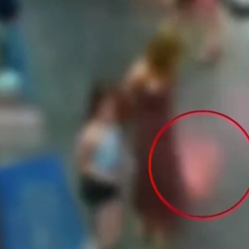 Έβλεπε καπνούς από την τσάντα – Τουρίστρια κάηκε από έκρηξη κινητού στη Ρόδο!